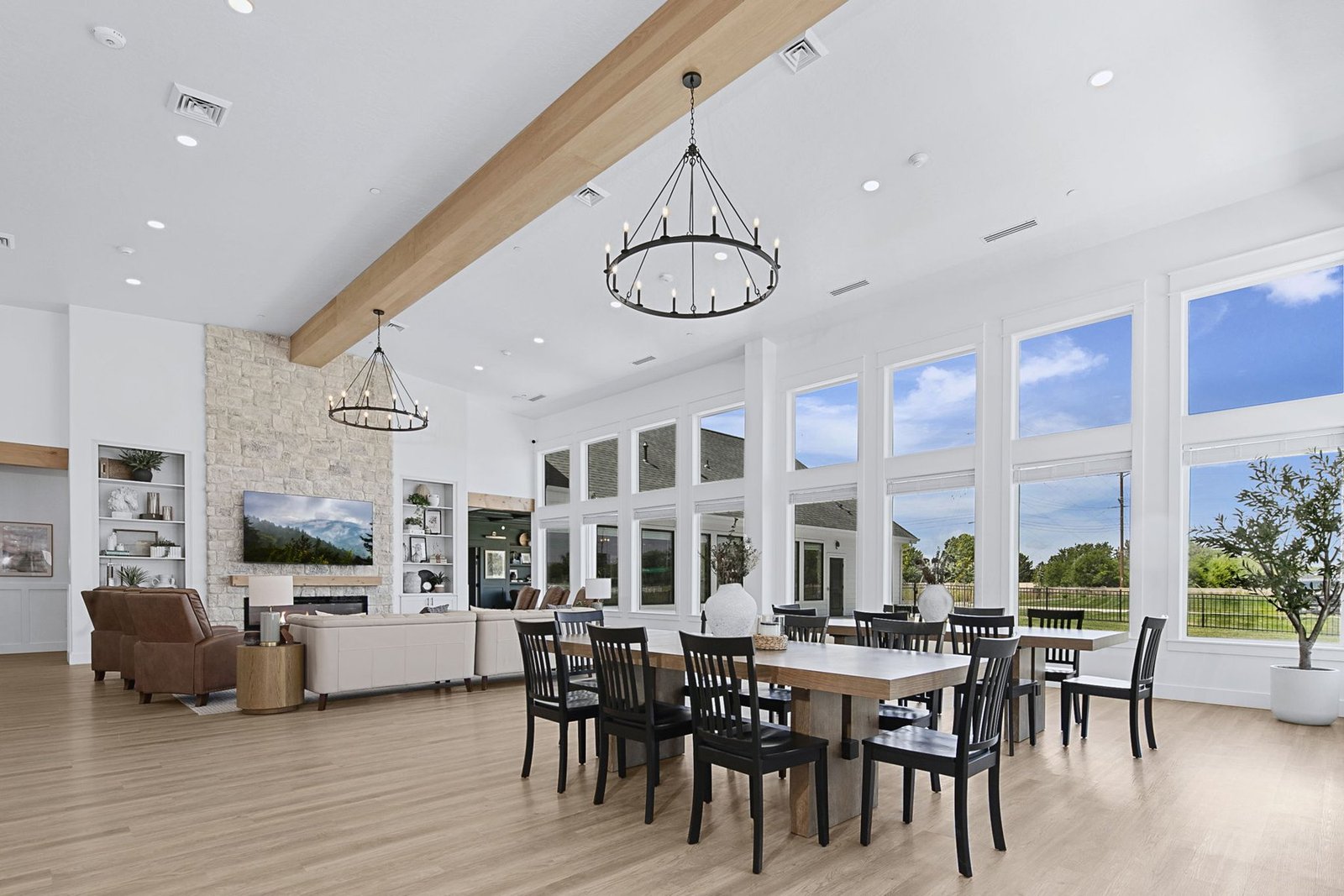 Dining at The Ponderosa Estate