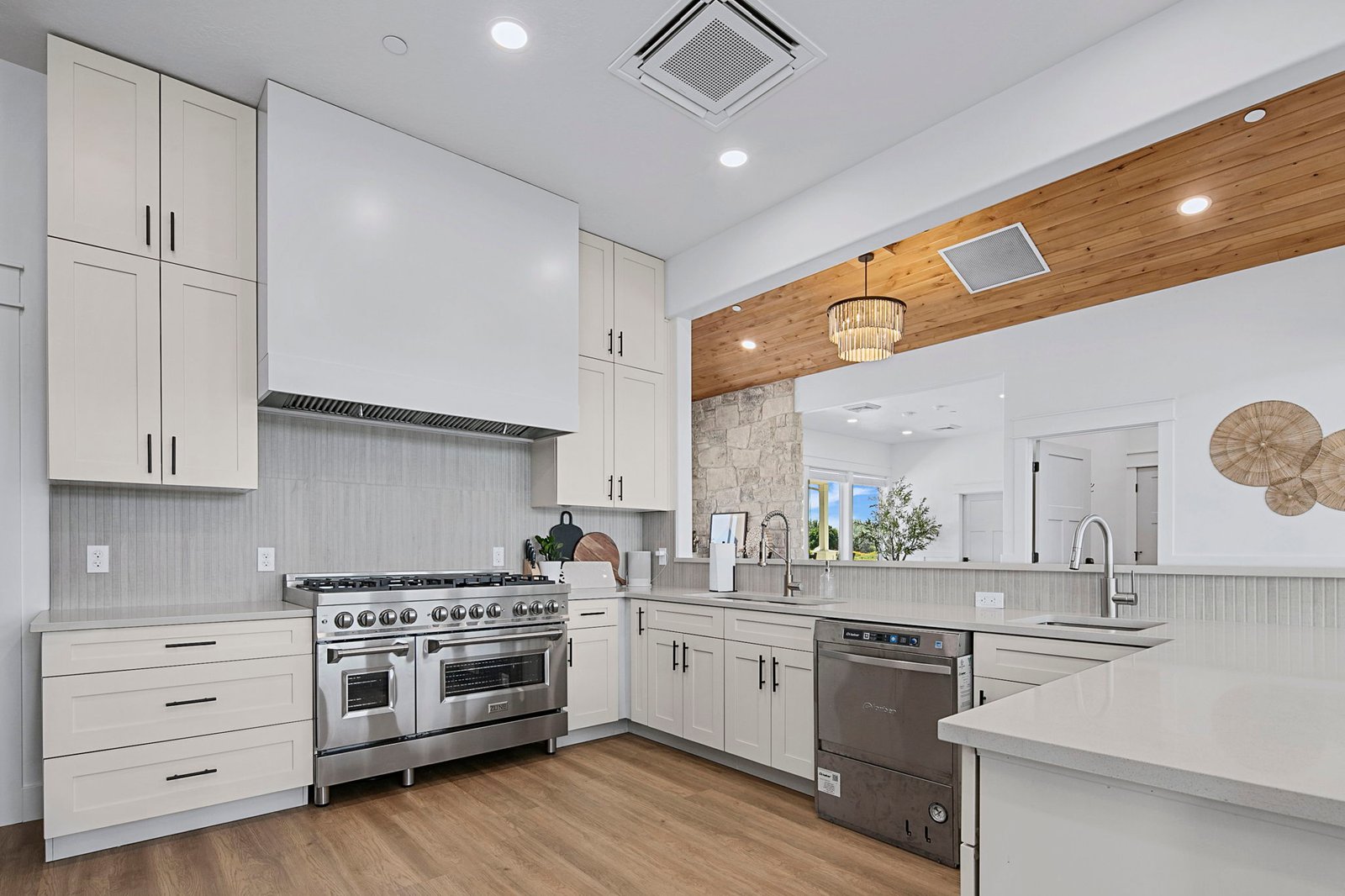 Kitchen range and dining service area at The Ponderosa Estate